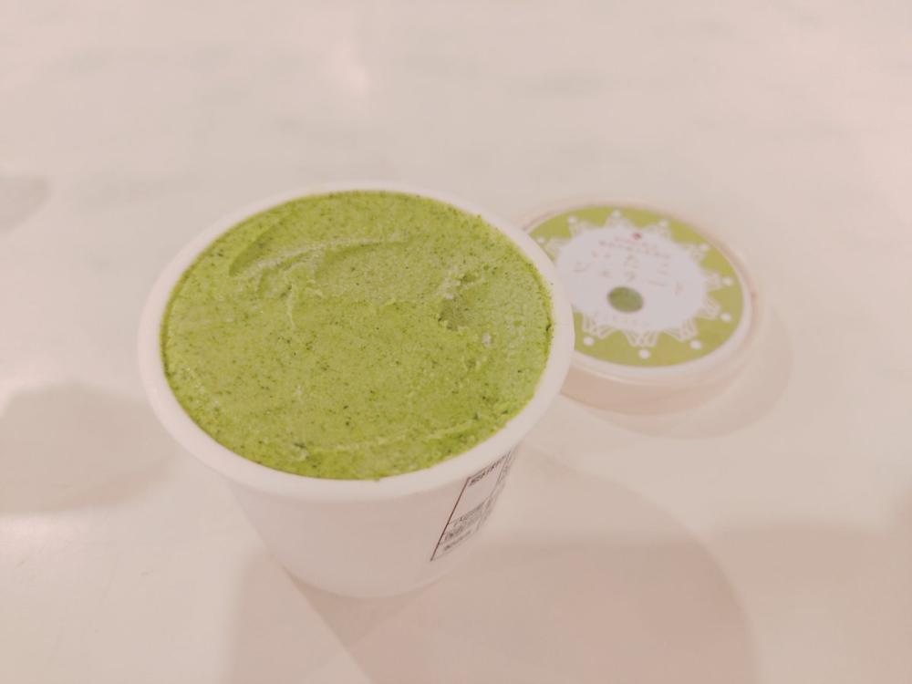 暑くなってきたこの時期に!食物繊維が豊富で体に優しい「まこも」を使用したジェラートはいかがでしょうか?を見る