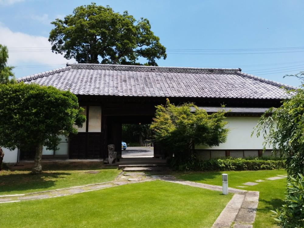 日本の伝統と美しい景観が息づく場所「つくば文化郷」宿泊できる古民家や、カフェ、工芸店、家具、サウナまで大充実の施設です。を見る