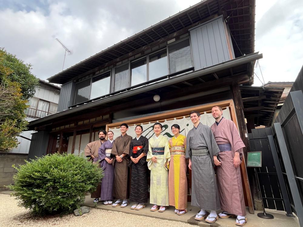 『結城紬で彩るまちなか特別体験』蔵の街並みが残る結城市で古民家宿に宿泊する特別プラン！ 結城紬の着物で街歩きや機織りの体験も楽します。を見る