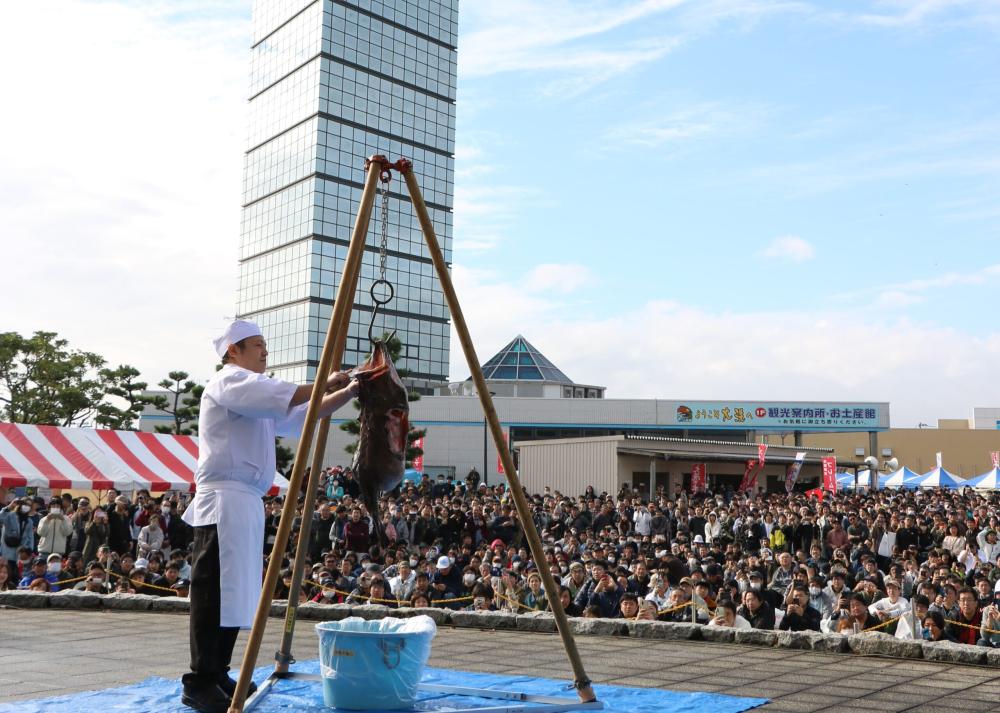 11/15㈯-16㈰「大洗秋まつり商工感謝祭＆大洗あんこう祭」開催！名物あんこうの吊るし切りをはじめ、ステージイベントとグルメが盛り沢山！大洗 の魅力が詰まった二日間です。を見る