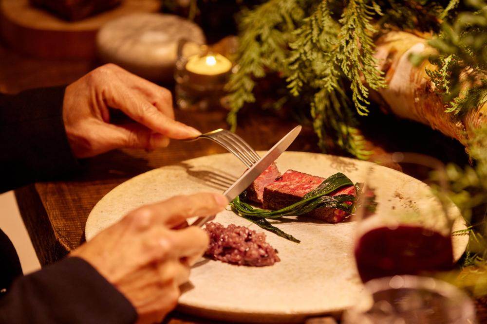 いばらきフラワーパーク「ローズファームリトリート」冬のディナープラン予約受付中！絶品料理とともに特別な夜をお過ごしください♪を見る