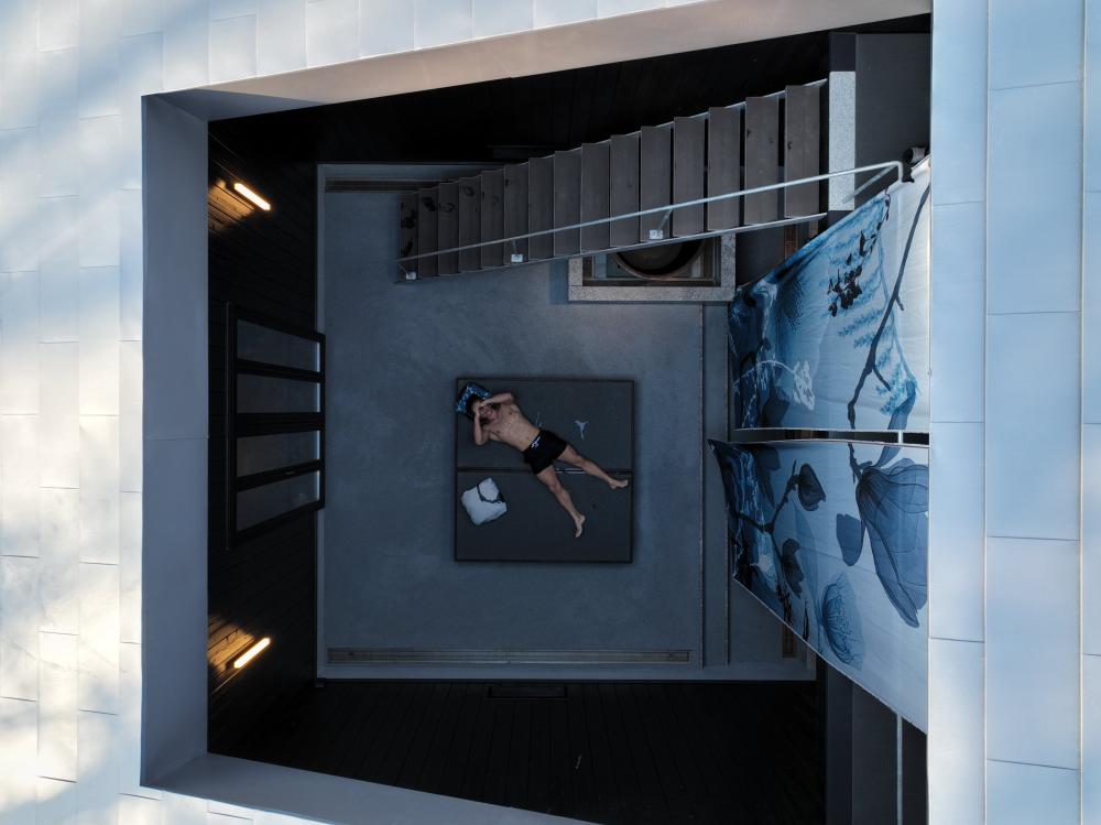 サ活は茨城！笠間市の一棟貸切「KASAMABI SAUNA」。6メートル超の吹き抜けの解放感は圧倒的！を見る