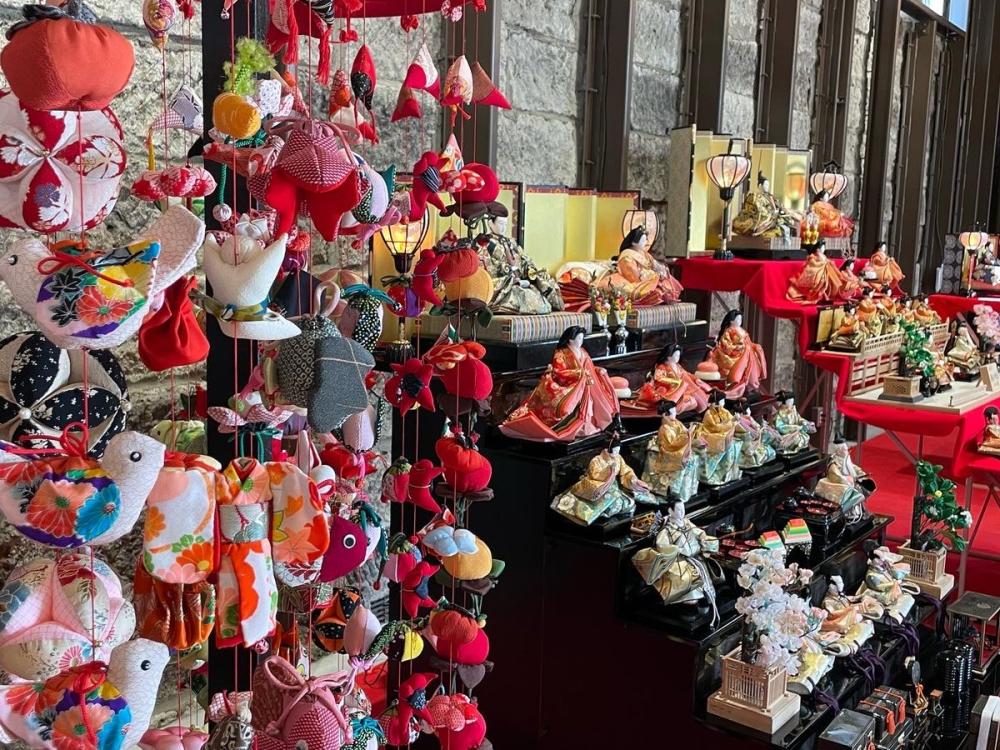 3/3㈫まで水郷潮来あやめ園で「水郷いたこ雛巡り」開催！２つの会場で手作りのつるし飾りで彩られます♪を見る