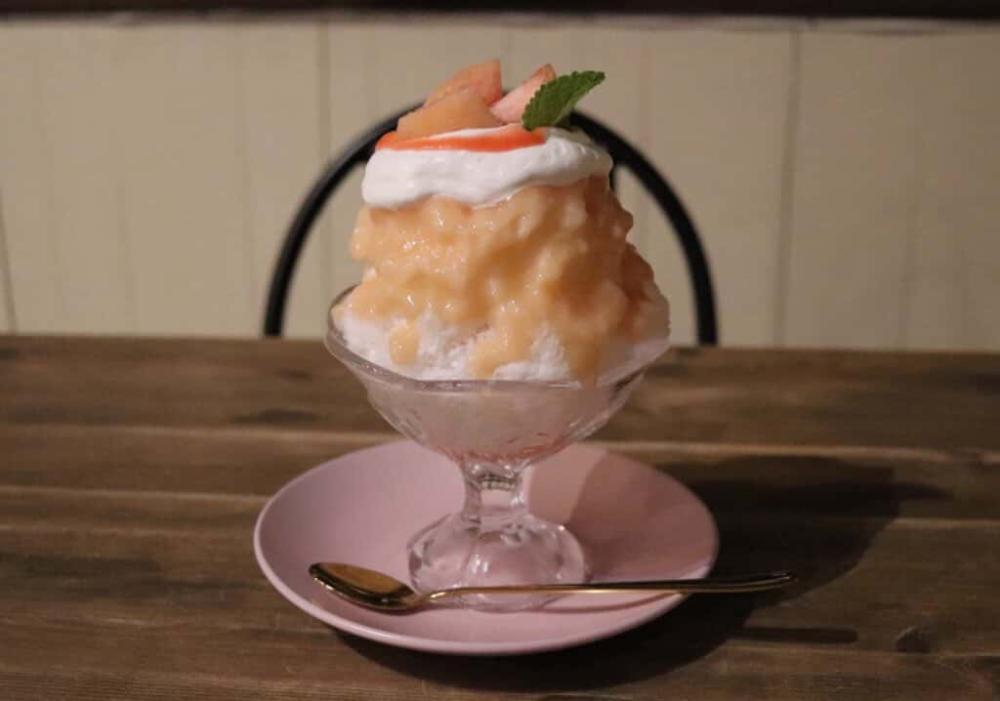 歴史ある蔵をリノベーションした潮来市の「蔵cafe氷菓ふわり」では、ふわふわ食感のかき氷や季節限定メニューを楽しめます🧊✨を見る