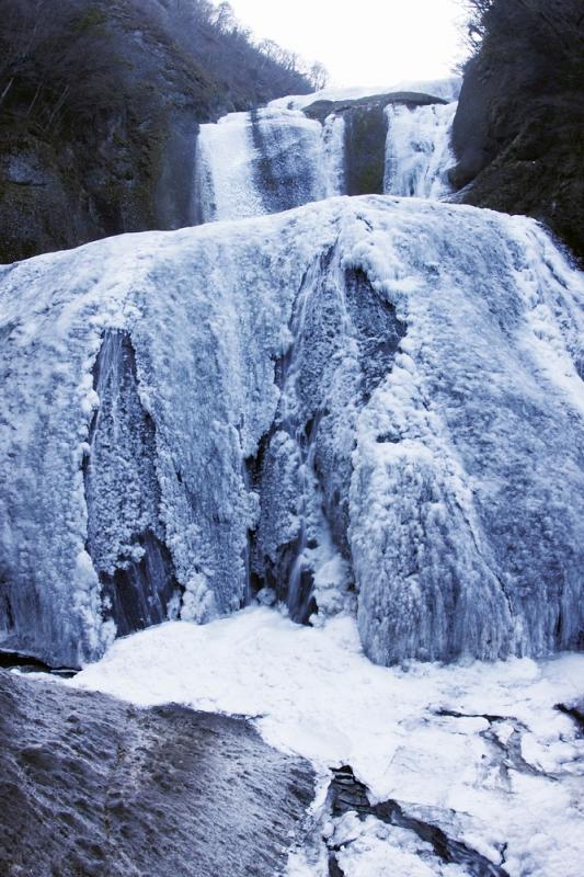 冬の氷瀑の姿
