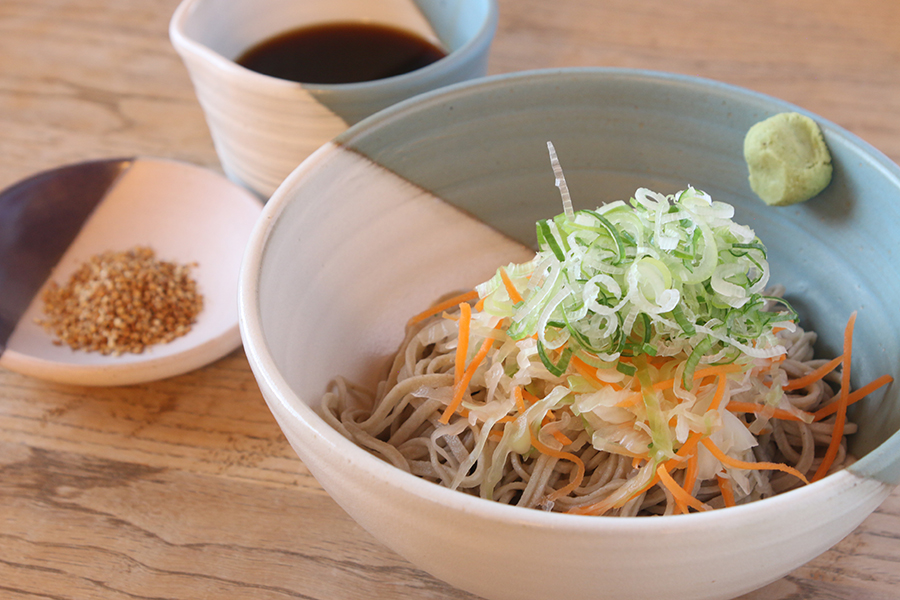 蕎麦蔵 めぐみ_ぶっかけ野菜そば