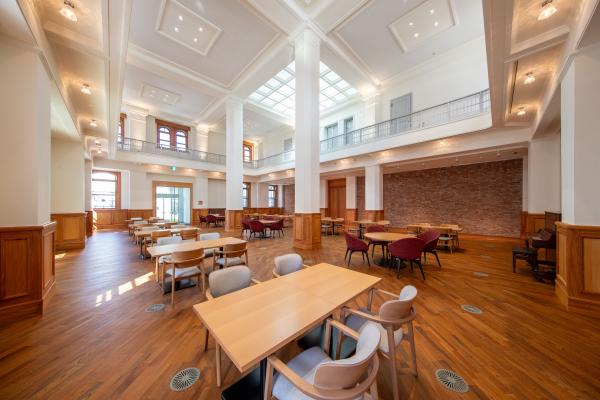 ②クヴェレホール