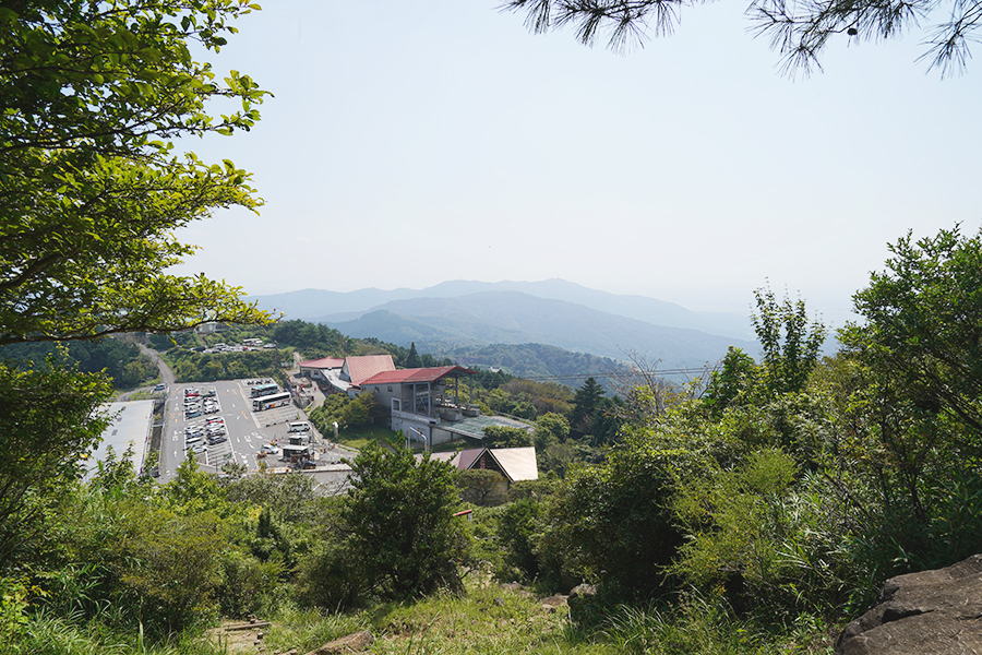 筑波山_がまの像付近から見るつつじヶ丘駅