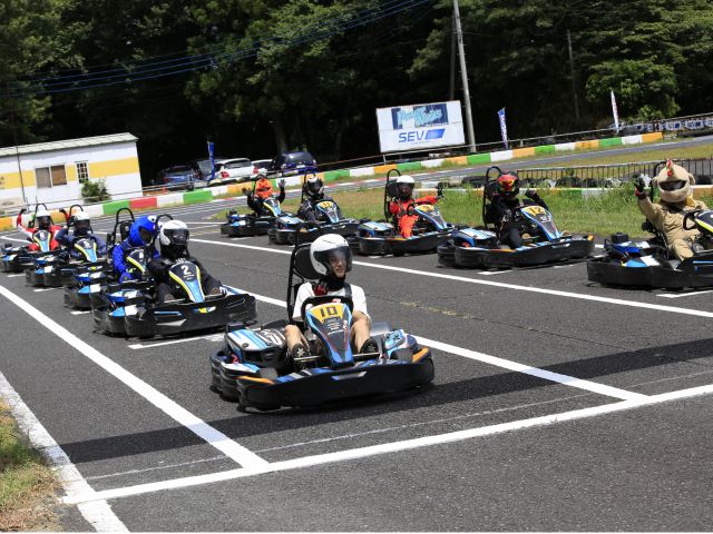 仲間どうしでゴーカート対決!グループレースプラン