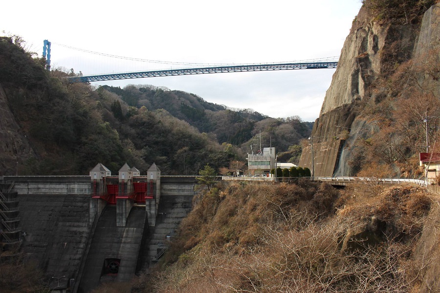 竜神ダムと竜神大吊橋