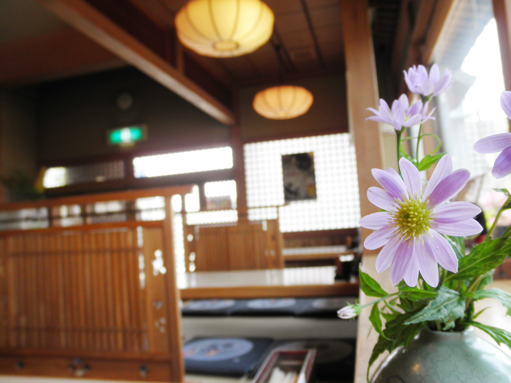 つか本 そば店
