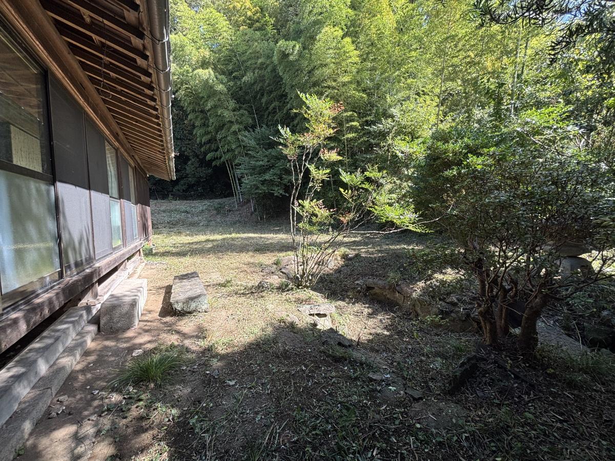 仁左ェ門庭・縁側