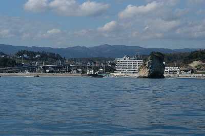 二ツ島(船から）