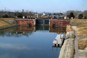 横利根閘門ふれあい公園